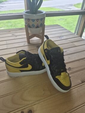 Nike Air Jordan Low Dunk Shoe Sneaker US 1 y